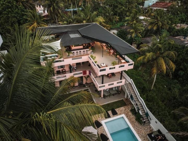 Spindrift Hostel Madiha (Adults Only) 마타라 외부 사진